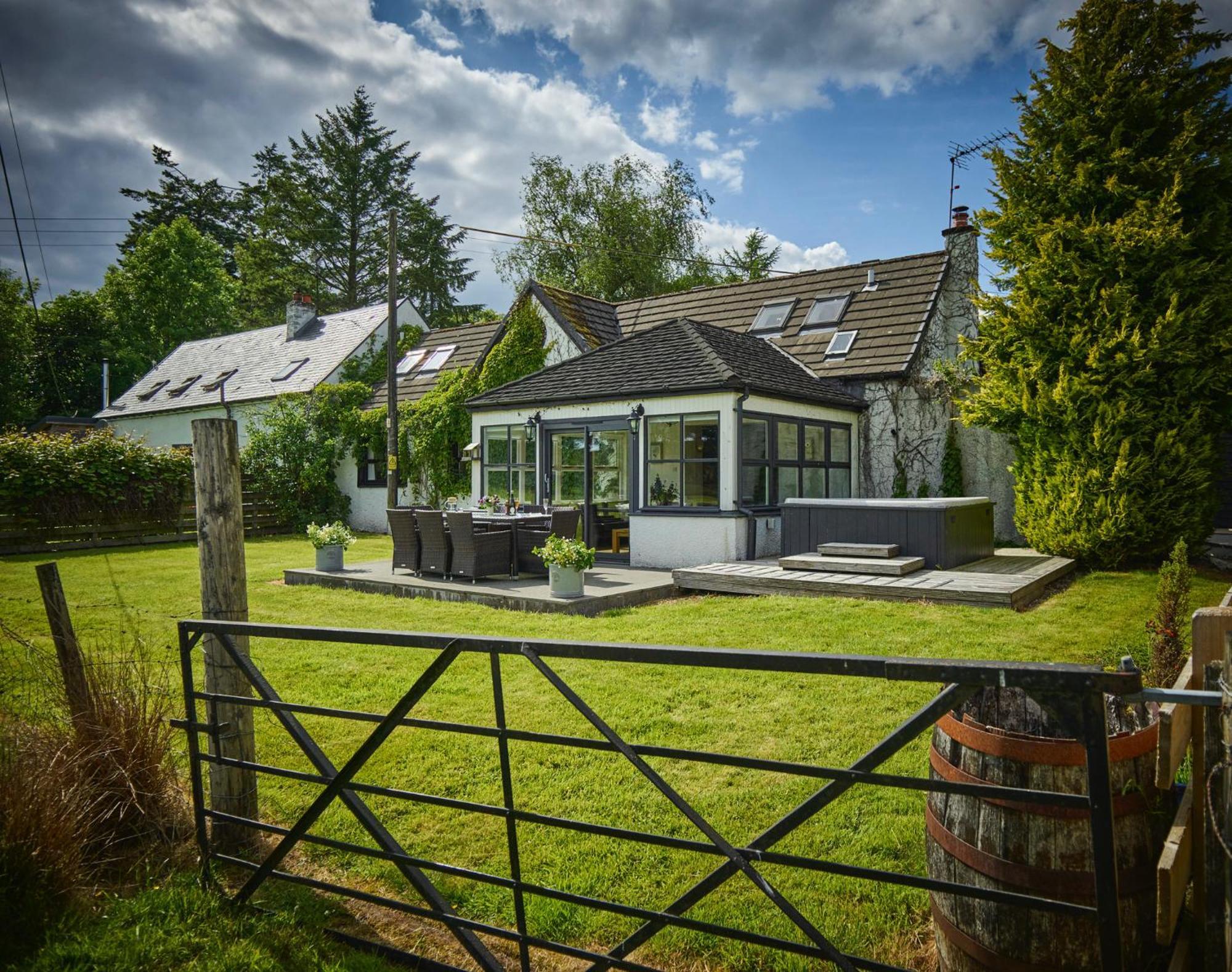 Lochend Chalets Port Of Menteith Exterior foto
